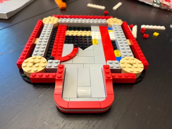 LEGO Minifigure Vending Machine construction process